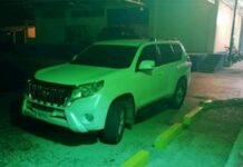 Detienen a un policía que trasladaba ilegalmente a 9 cubanos