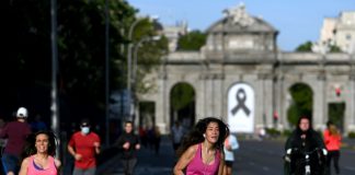 Los españoles salen por fin a pasear y hacer deporte
