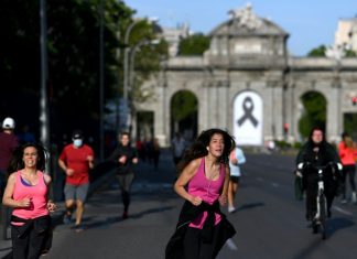 Los españoles salen por fin a pasear y hacer deporte