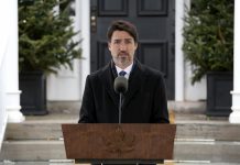 Trudeau anuncia la prohibición de 1.500 modelos de armas de asalto en Canadá