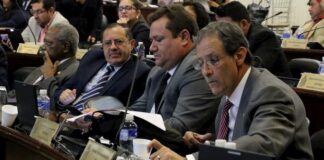 Facción liberal se divide y crea su bancada de «La Lealtad» en el Congreso