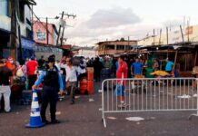 Al menos 200 vendedores realizan protestas en el mercado Zonal Belen