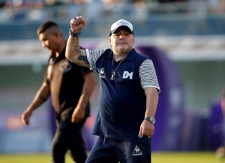 La continuidad de Maradona en Gimnasia está en riesgo por temas contractuales