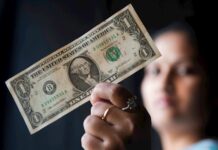 La volatilidad lleva al peso mexicano a superar las 22 unidades por dólar