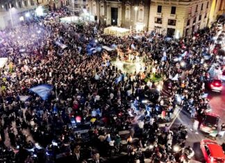 Criticas por las aglomeraciones en Nápoles tras la victoria de la Copa Italia