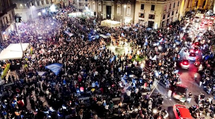 Criticas por las aglomeraciones en Nápoles tras la victoria de la Copa Italia