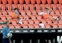 El Valencia homenajea a Di Stéfano en el estadio que lleva su nombre