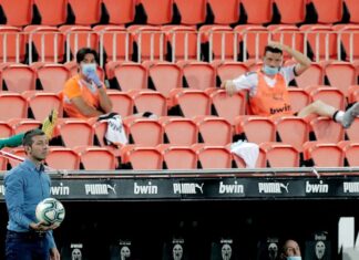 El Valencia homenajea a Di Stéfano en el estadio que lleva su nombre