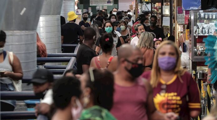 Brasil llega a acuerdo para tener 100 millones de vacunas contra COVID-19