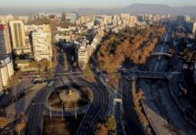 Chile roza los 140.000 casos en cuarta semana de megacuarentena en Santiago