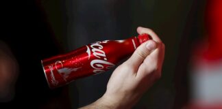 Coca-Cola suspende su publicidad en todas las redes sociales