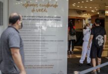 Brasil roza los 50.000 muertos y ciudades vuelven a endurecer restricciones