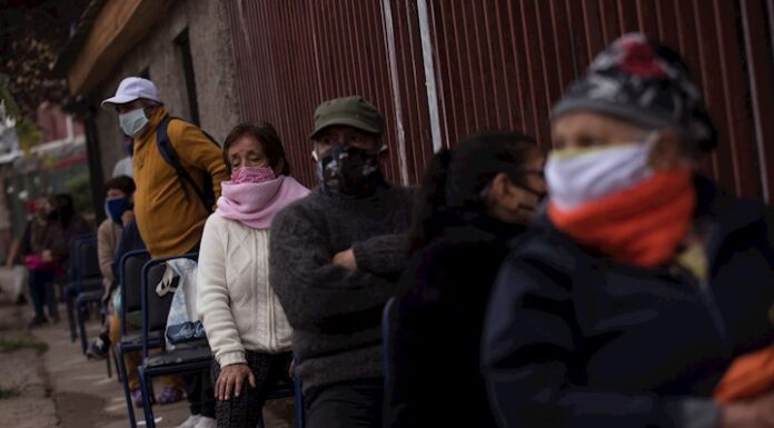Chile supera a Italia en cantidad de contagios con 242.355 por la COVID-19