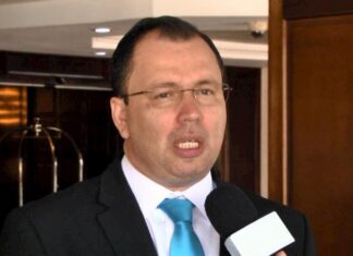 Diputado Ekónomo pide hacer ensayo previo con el TREP para evitar fallas en el proceso electoral