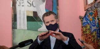 California cierra los bares de buena parte del estado para atajar la COVID-19