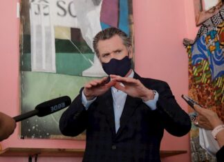 California cierra los bares de buena parte del estado para atajar la COVID-19