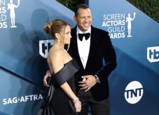 Jennifer López y Alex Rodríguez, oradores en homenaje virtual a estudiantes