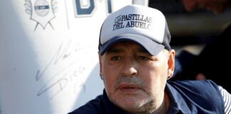Los restos de Maradona llegan al cementerio para el último adiós