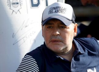Maradona dice que el Barcelona no trató a Messi «como se merecía»