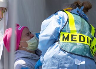 EE. UU. se acerca a los 116.000 muertos y 2,1 millones de casos de coronavirus