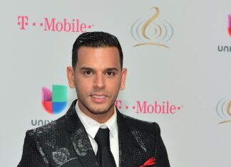 Tito El Bambino y Farruko celebran el amor propio y la magia del reggae