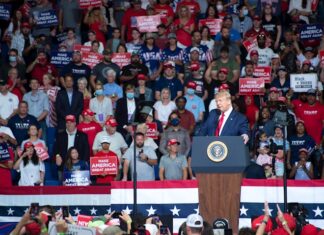 Trump inquieta a EEUU al sugerir hacer menos test de COVID-19