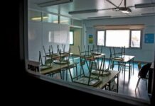 Italia termina «on line» el año escolar y con la incertidumbre de septiembre