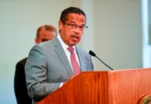 Fiscal endurece cargos contra policía y acusa a otros 3 por muerte de Floyd