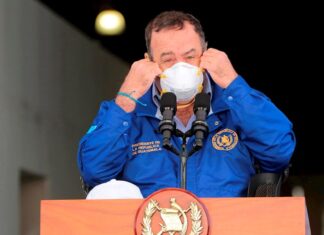 Guatemala destituye al ministro de Salud en plena expansión del COVID-19