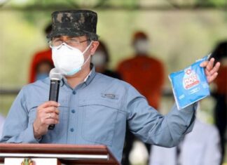 Presidente Hernández seguirá ingresado por COVID-19 pero está «bien de salud»