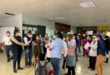 Médicos del Hospital Escuela protestan por destitución de director, Osmin Tovar