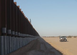 Critican que tramo de muro fronterizo afectará popular ruta de senderismo muro