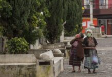 Los guatemaltecos tendrán que «aprender a vivir» con COVID-19, afirma su presidente guatemala