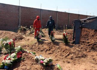 Los cementerios se llenan en la ciudad boliviana más afectada por la COVID-19 muerte