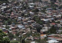 Miedo y tristeza entre universitarios hondureños confinados por la COVID-19