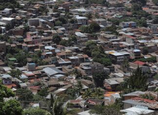 Miedo y tristeza entre universitarios hondureños confinados por la COVID-19