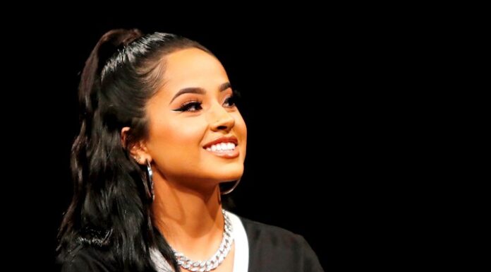 Becky G une su admiración por Jenni Rivera y su amor por su novio en «My Man»