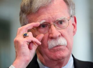 Bolton dice que si Trump es reelegido, intentará reunirse con Maduro