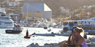 Baja California Sur cierra de nuevo sus turísticas playas ante más contagios