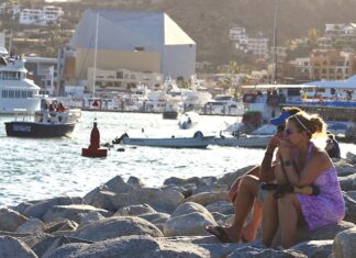 Baja California Sur cierra de nuevo sus turísticas playas ante más contagios