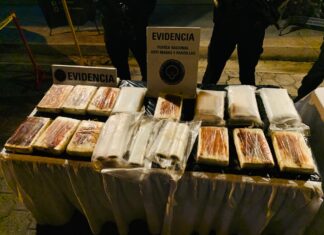 Detención Judicial a un nicaragüense y tres hondureños tras el decomiso de 14 paquetes de cocaína y 68,800 dólares