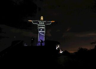 El Cristo Redentor vuelve a rendir homenaje a las víctimas del coronavirus