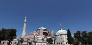 Erdogan, por primera vez en Santa Sofía tras decidir convertirla en mezquita