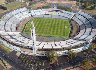 Uruguay celebra 90 años del estadio Centenario e intenta no dejarlo caer
