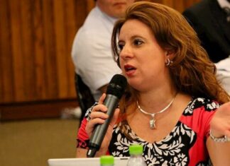 Evelyn Bautista directora de Invest-H: “…no estoy tapando nada y espero la factura original de compra de hospitales móviles» Evelin-Bautista
