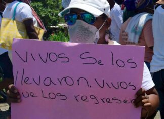 Pobladores garífunas se tomaron la carretera CA-13 exigiendo respuestas de hermanos raptados