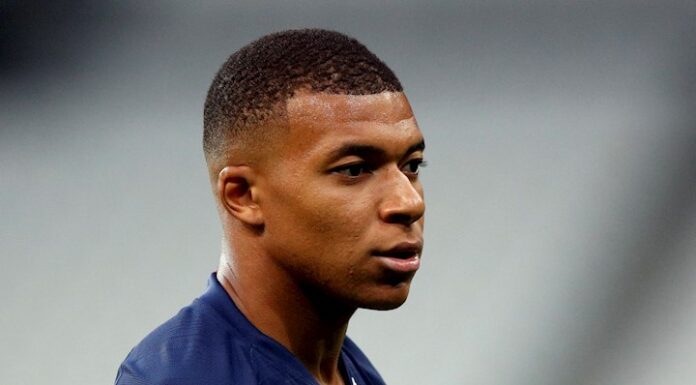 El PSG confirma el esguince de Mbappé, de baja tres semanas