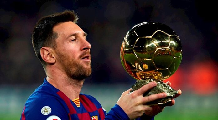 Messi anuncia que sigue en el Barça