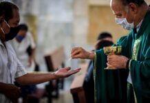 Iglesia católica mexicana reanuda las misas tras el cierre por pandemia