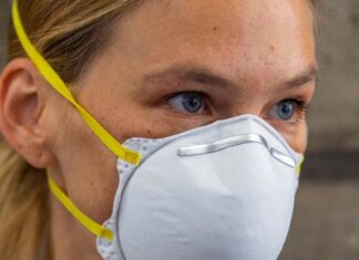 La Corte israelí condena a la supermodelo Bar Rafaeli por delitos fiscales